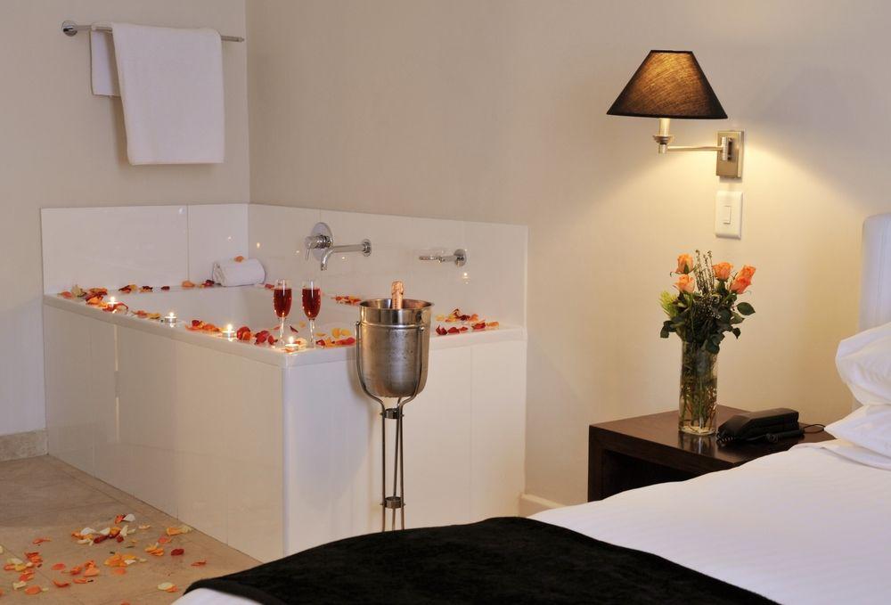 Aha Adderley Hotel 4*