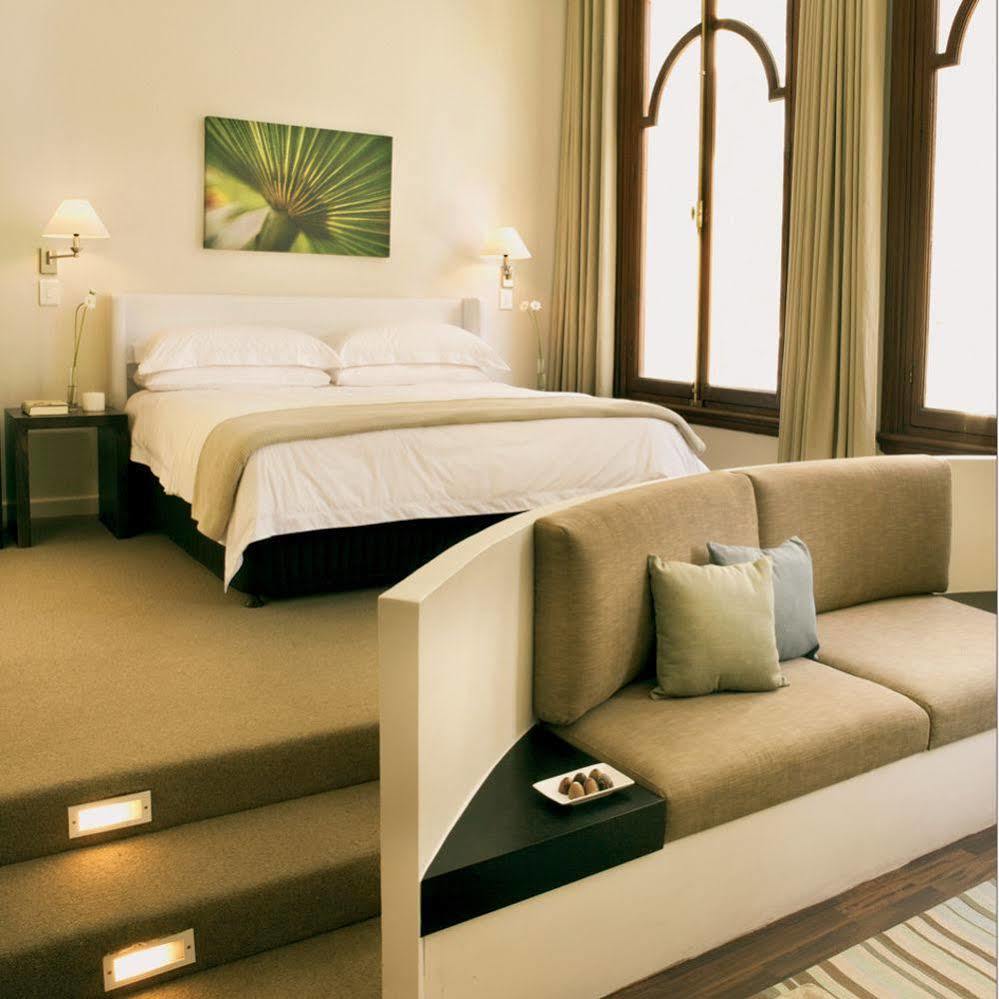 Hotel Aha Adderley